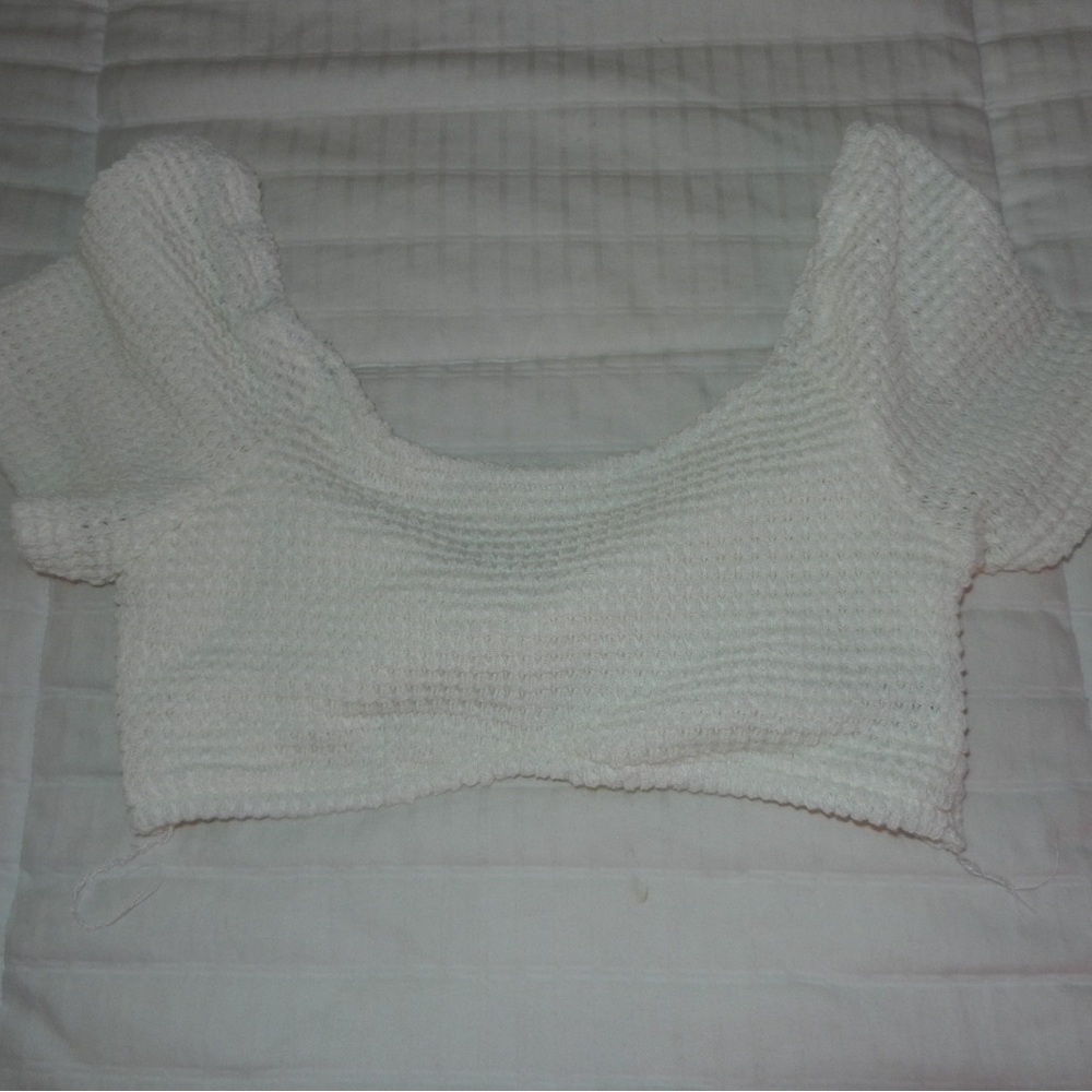 White knit crop top